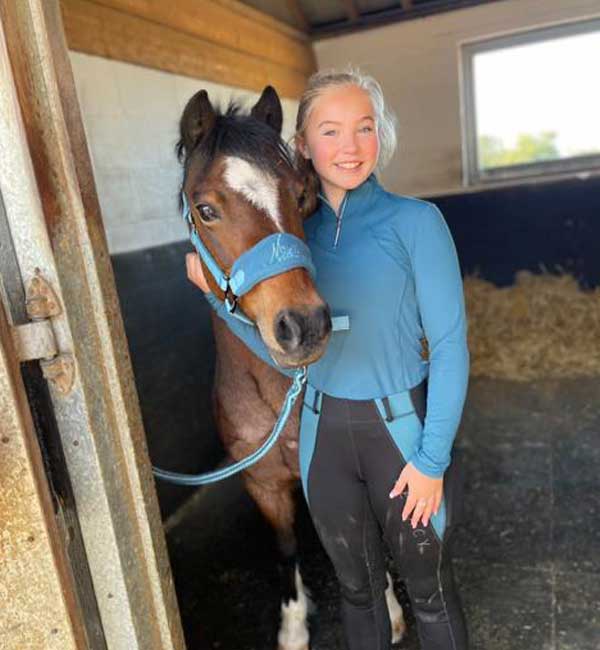 Three day holiday pony camps - Hartwell Stables Buckinghamshire